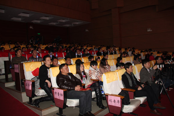 贝多芬琴行承办龙岩市新年钢琴音乐会